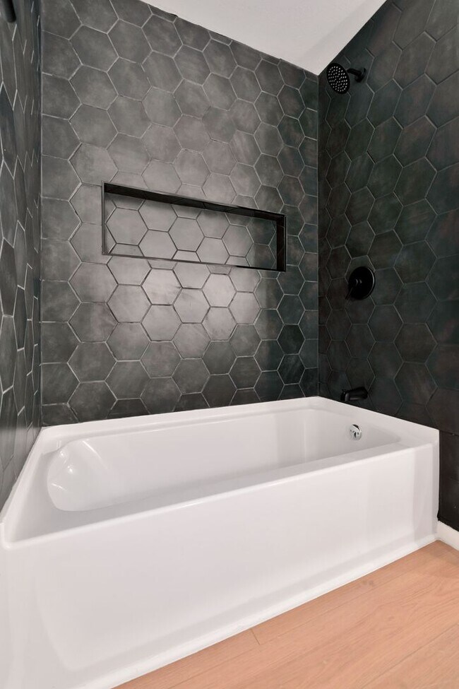 Building Photo - Freshly Remodeled 2 Bed 1.5 Bath home with large deck