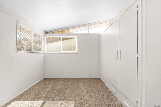 Building Photo - 599 East Ave
