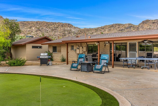 Building Photo - 5901 E Cactus Wren Rd