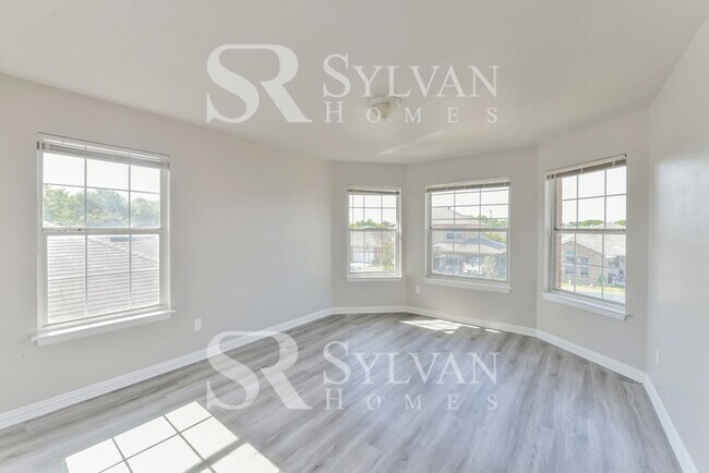 Building Photo - Come and live the good life in this beautiful 4 bedroom, 2 bathroom home