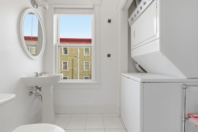 Building Photo - 88 G St