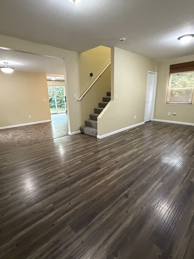 Building Photo - 6102 SE 85th Ave