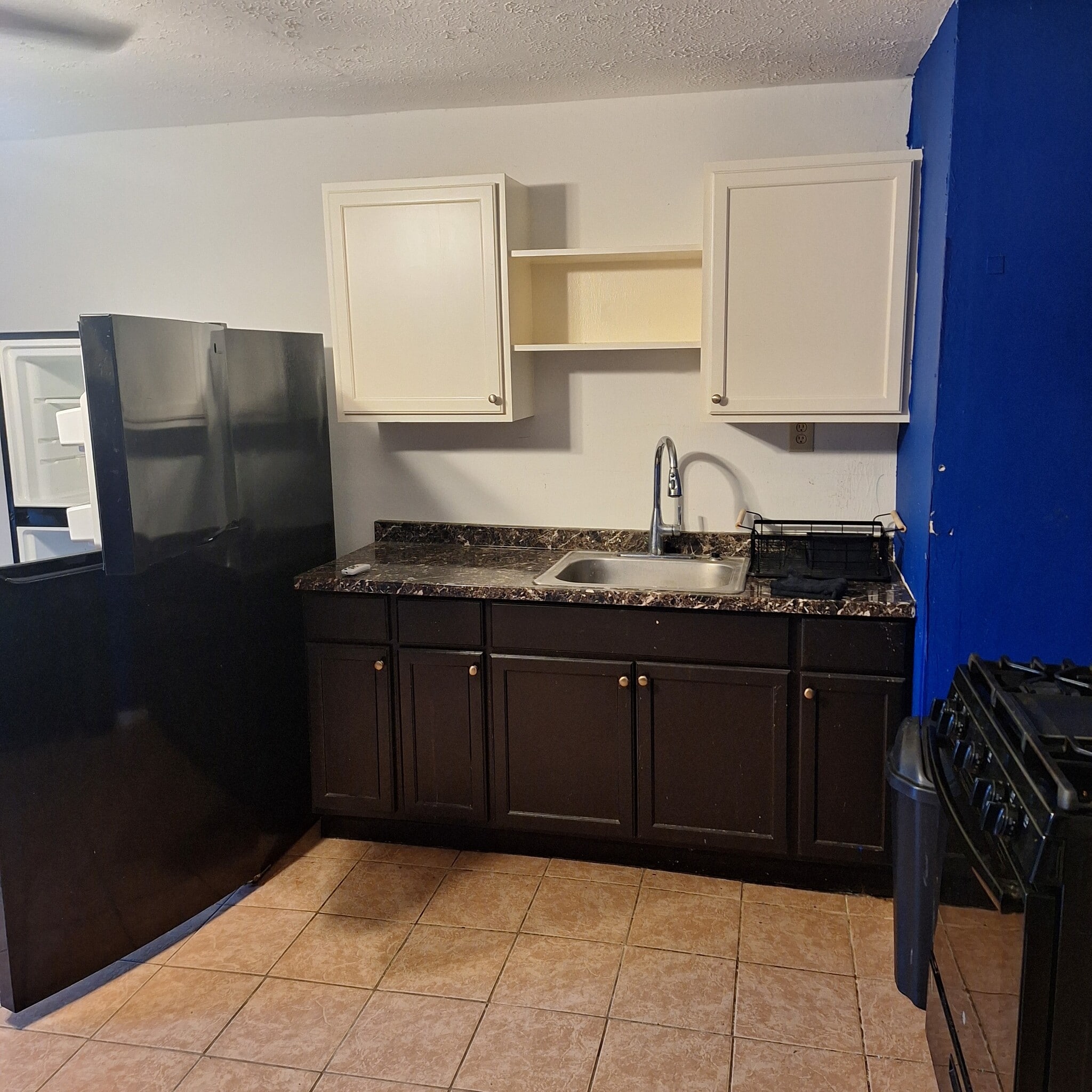 Building Photo - 1200 E 26th St