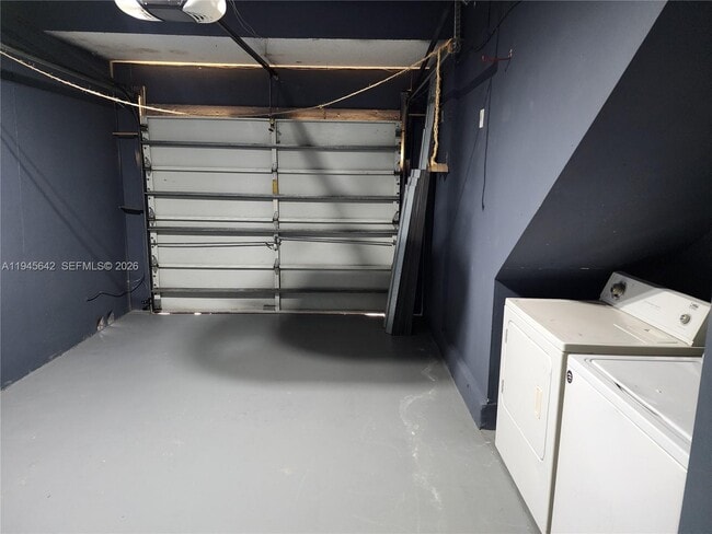 Building Photo - 9863 SW 117th Pl