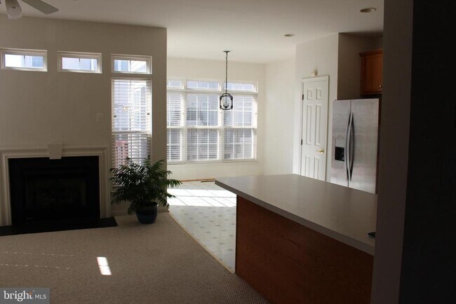 Building Photo - 7337 Oldham Leeds Way