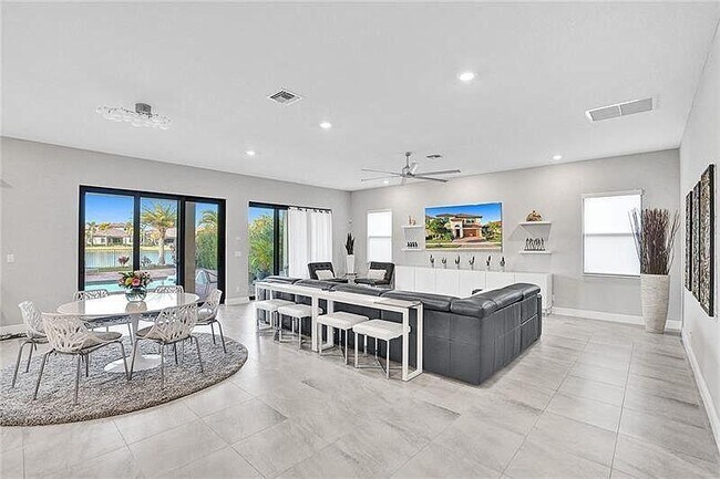 Building Photo - 11720 Waterway Cir