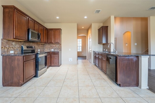 Building Photo - 5765 Sapphire Pool Trail