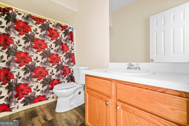 Building Photo - 2705 Waymar Dr SW