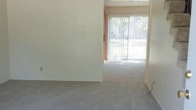 Building Photo - 2107 Bartlett St