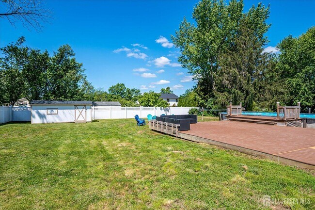 Building Photo - 25 Yorktowne Dr