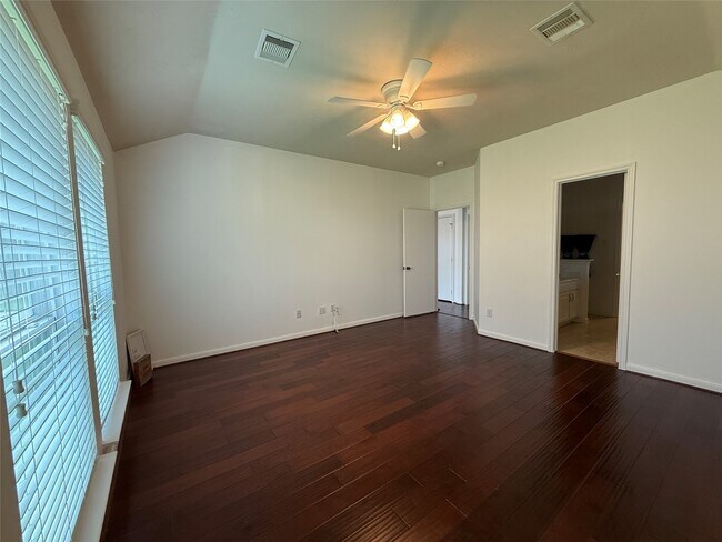 Building Photo - 15615 Lost Maples Dr