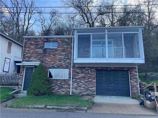 Building Photo - 2 bedroom 2 bath home in Glassport