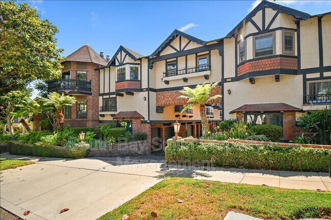 Building Photo - 227 S Irena Ave