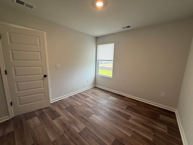 Building Photo - 1119 Cooper Hawk Ln SW