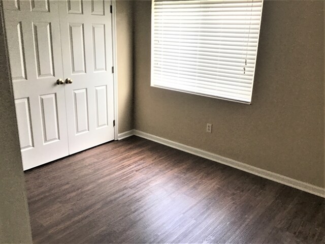 Building Photo - 1006 Greenob Dr