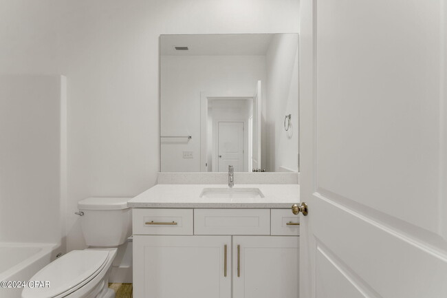 Building Photo - 6997 Patronis Dr