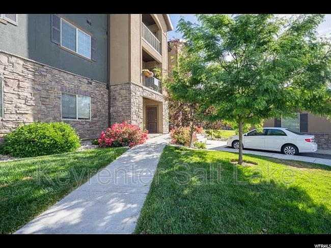 Building Photo - 203 Jordan Ridge Boulevard