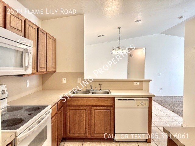 Building Photo - 2500 Flame Lily Rd