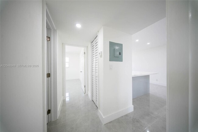 Building Photo - 2458 Polk St