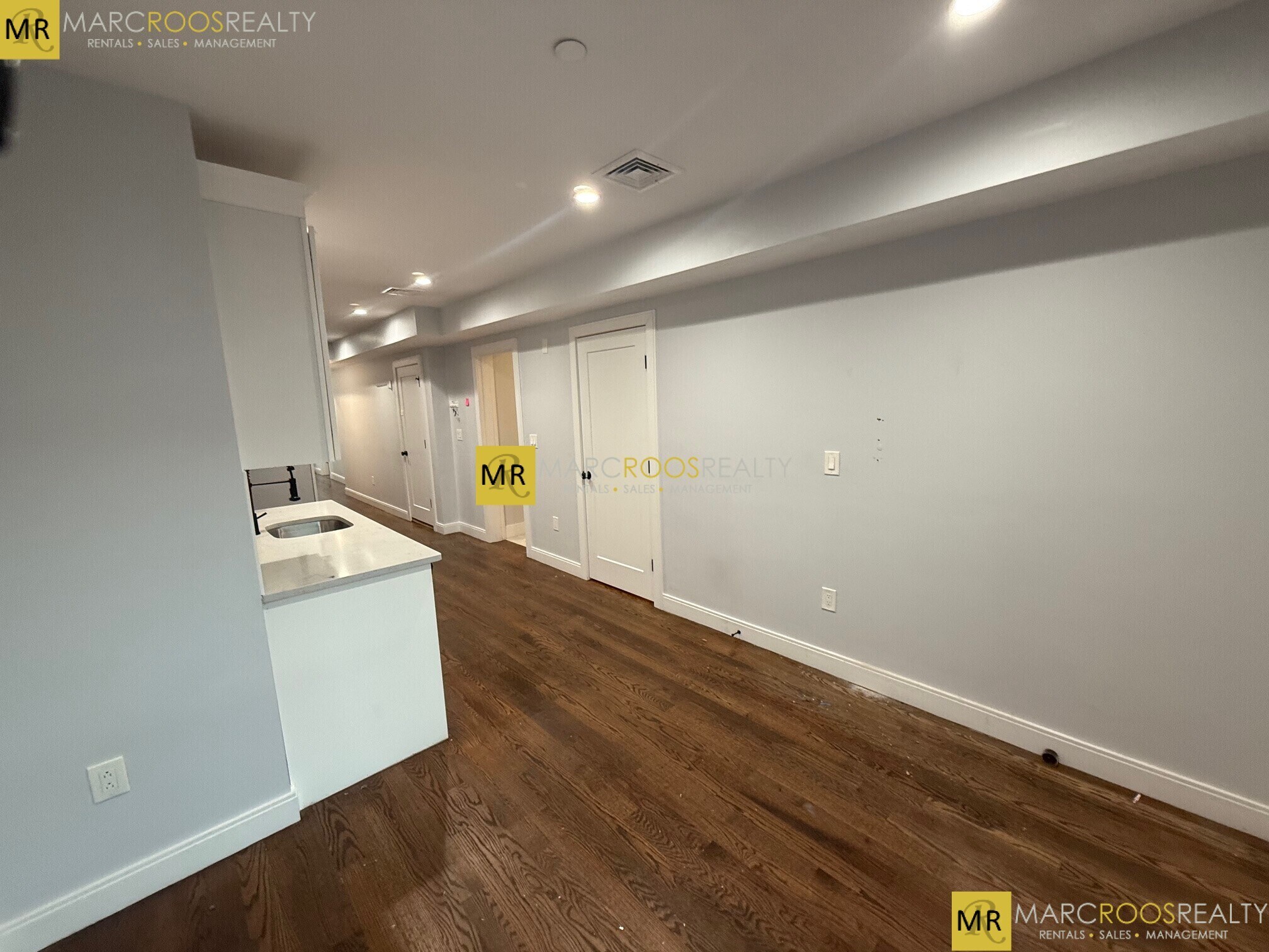 Building Photo - 174 Paris St