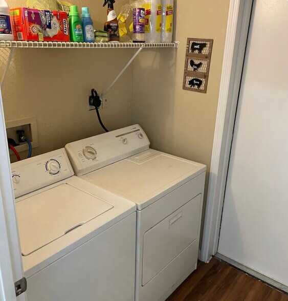 Building Photo - 2317 SW 2nd St