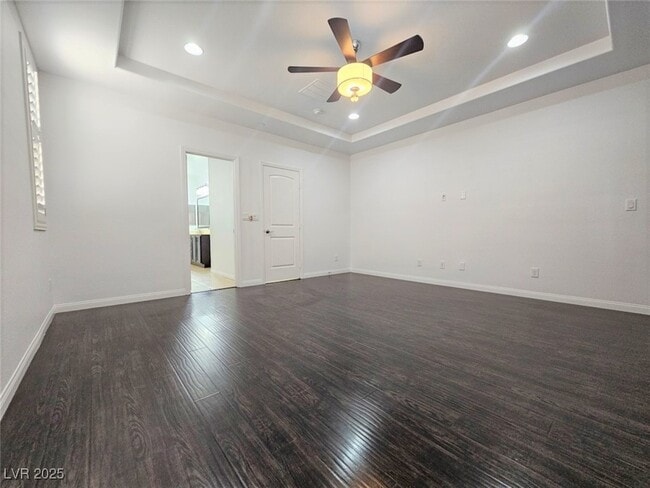 Building Photo - 3032 Camino Largo Ave