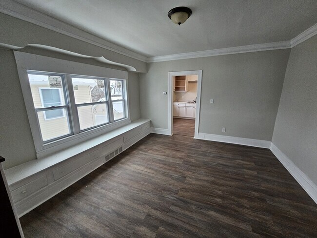 Building Photo - 3378 E 134th St