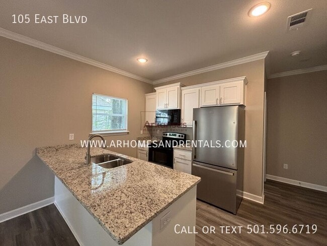 Building Photo - 105 East Blvd