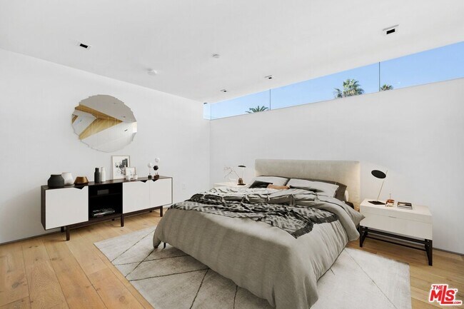 Building Photo - 1012 2nd St