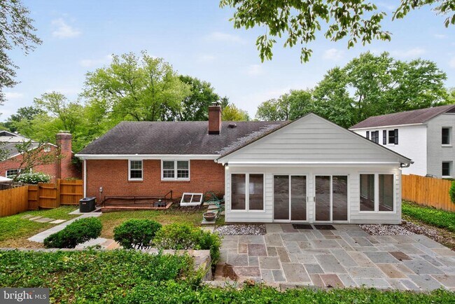 Building Photo - 5510 Christy Dr