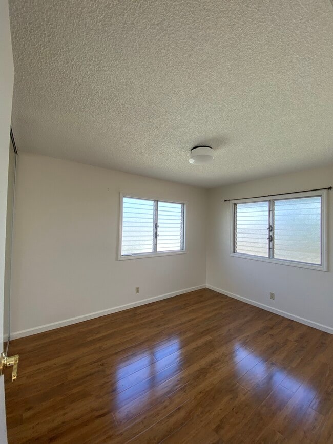 Building Photo - 95-696-696 Makaiolani St