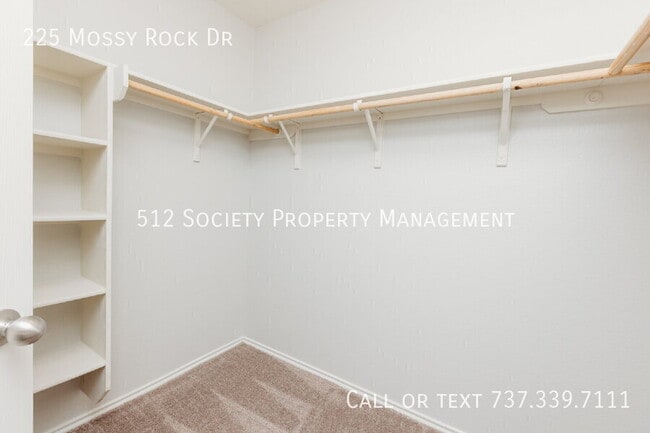 Building Photo - 225 Mossy Rock Dr