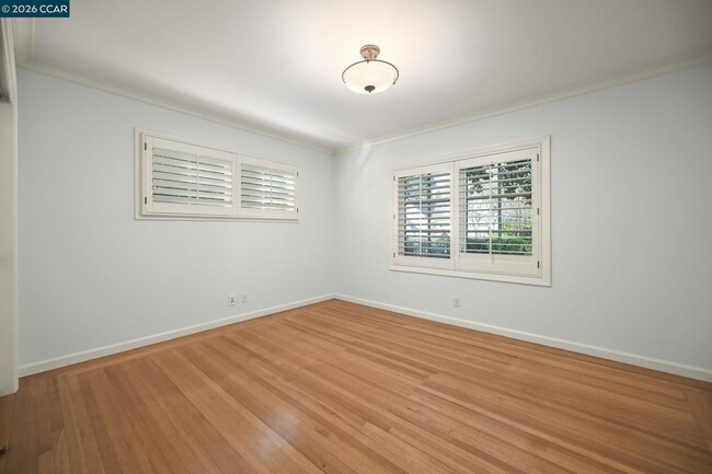 Building Photo - 161 La Serena Ave