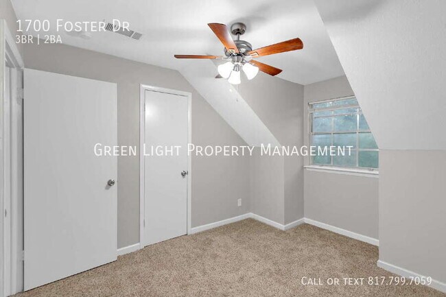 Building Photo - 1700 Foster Dr