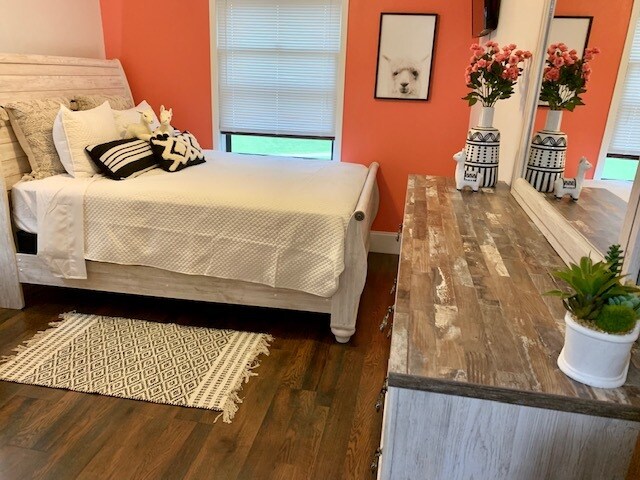 Building Photo - 2200 Brookview Ct