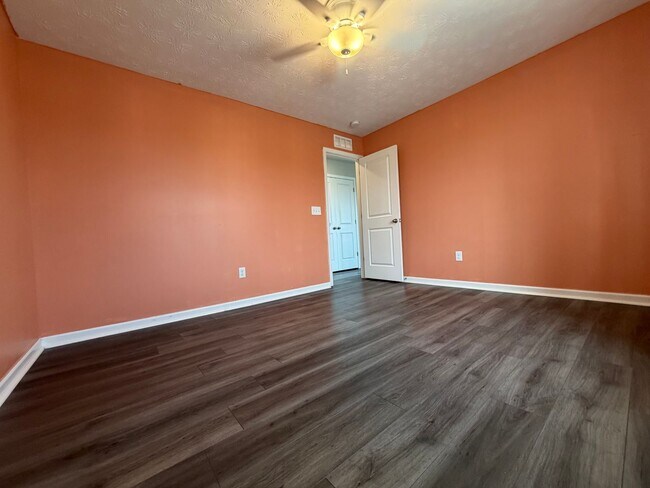 Building Photo - Newly Built 4-Bedroom Home for Rent in Old Heritage Neighborhood – Shelbyville, KY