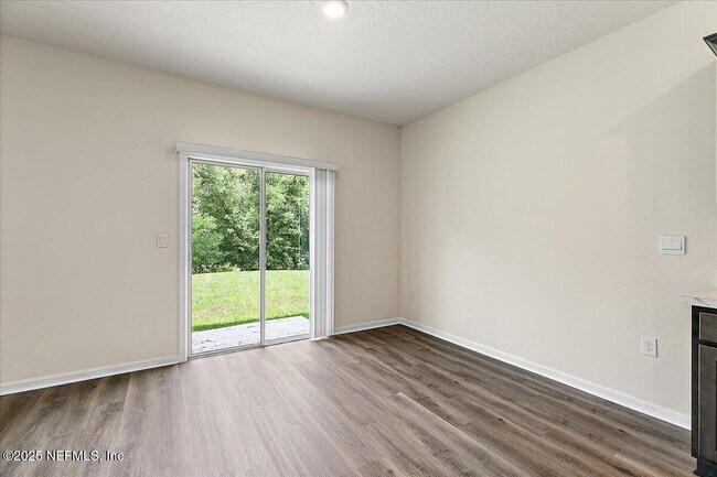 Building Photo - 187 Logrono Ct
