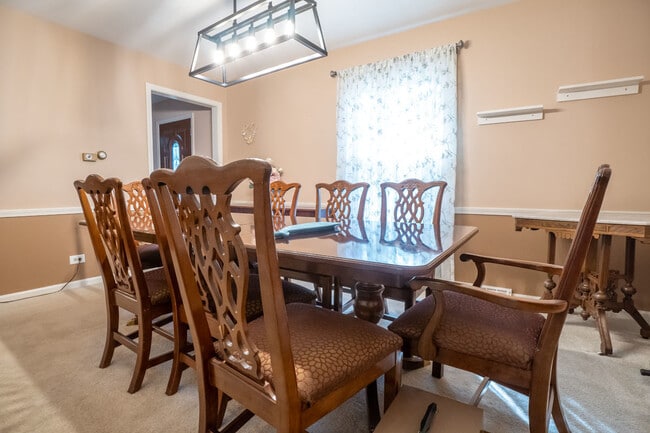 Building Photo - 3501 Saratoga Ave