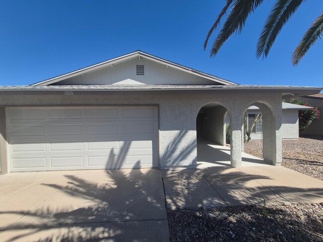 Building Photo - 1010 Leisure World