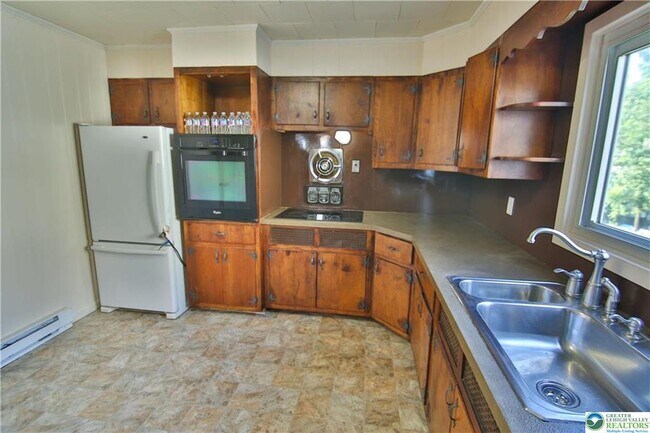 Building Photo - 68 W Center St