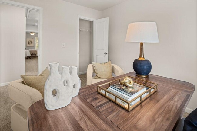 Building Photo - 4285 Notting Hill Dr SW