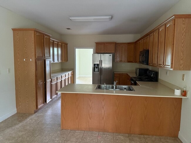 Building Photo - 252 Dedria Ln