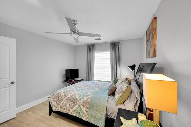 Building Photo - 8606 Arrowhead Dr