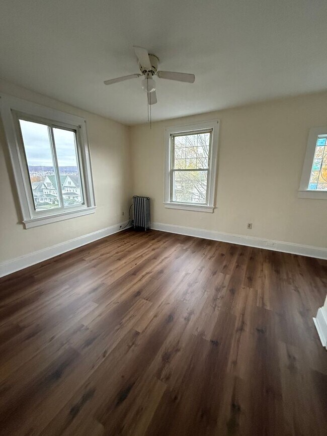 Building Photo - 1314-1316 Schlager St