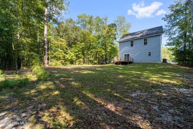 Building Photo - 133 Navy Blue Dr