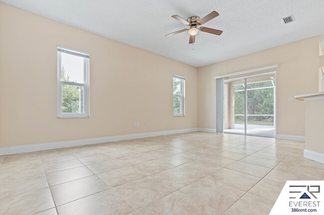 Building Photo - 16 Pinelynn Dr