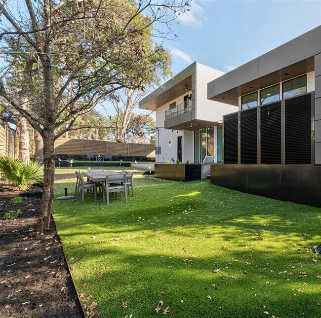 Building Photo - 4811 Timberline Dr