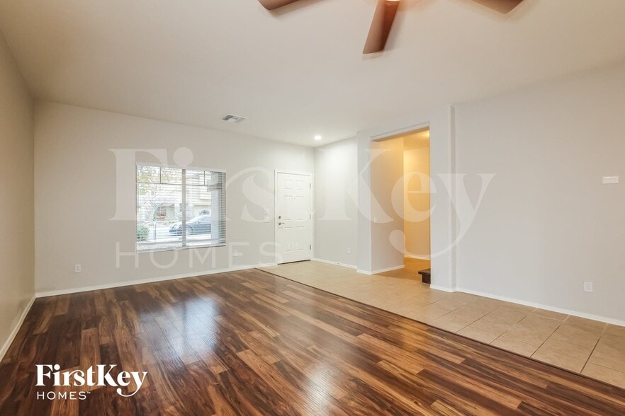Building Photo - 14210 W Mauna Loa Ln