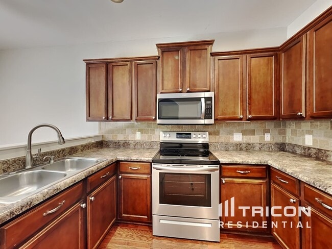 Building Photo - 127 Bethany Manor Dr