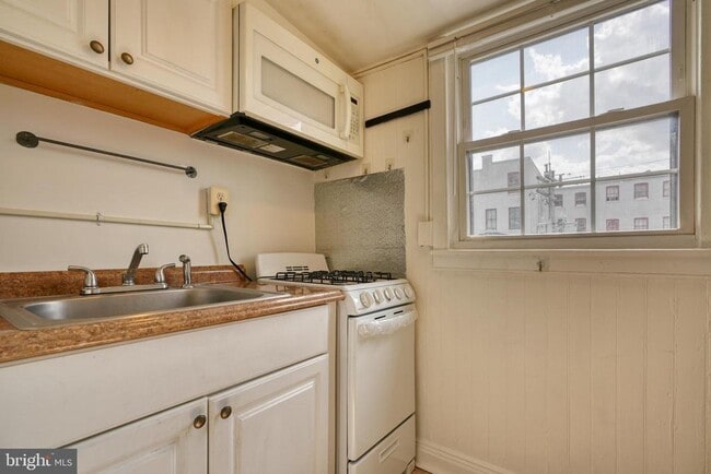 Building Photo - 1208 N Calvert St